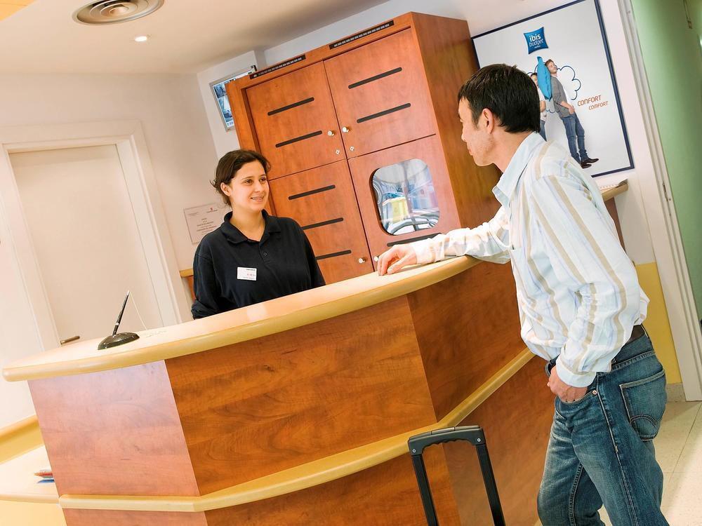 Ibis Budget Rennes Route De Saint Malo Montgermont Exterior foto
